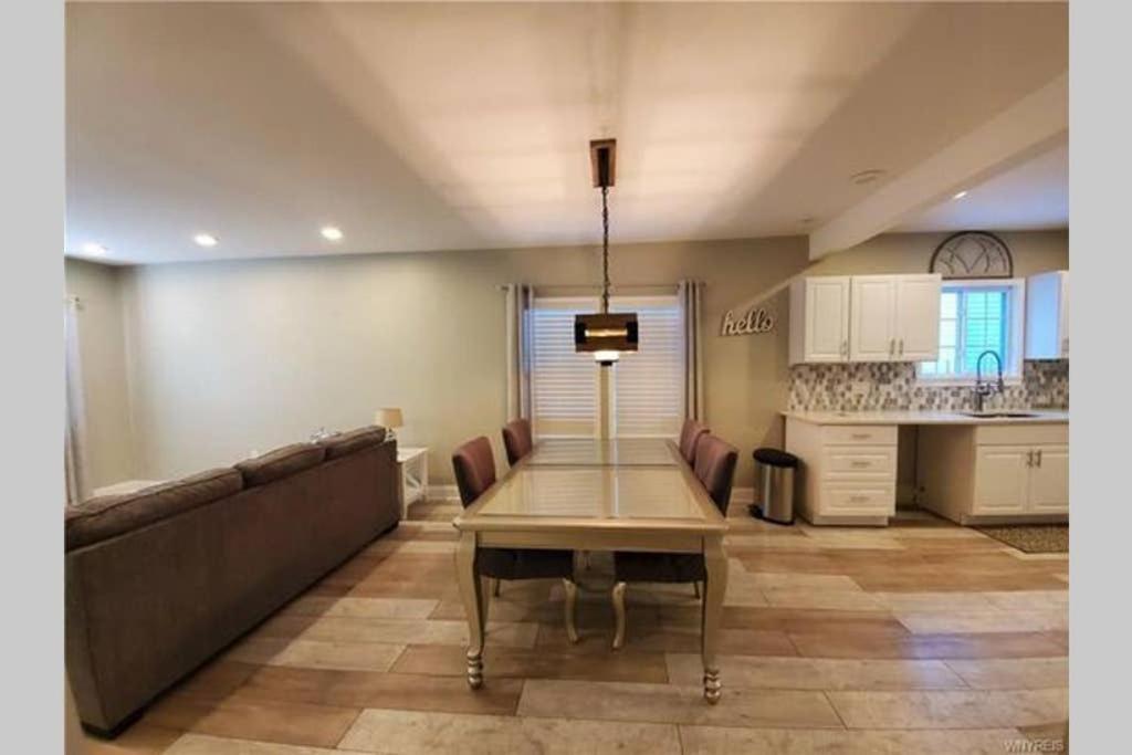Luxury Private Home In The Heart Of Ниагарски водопад Екстериор снимка