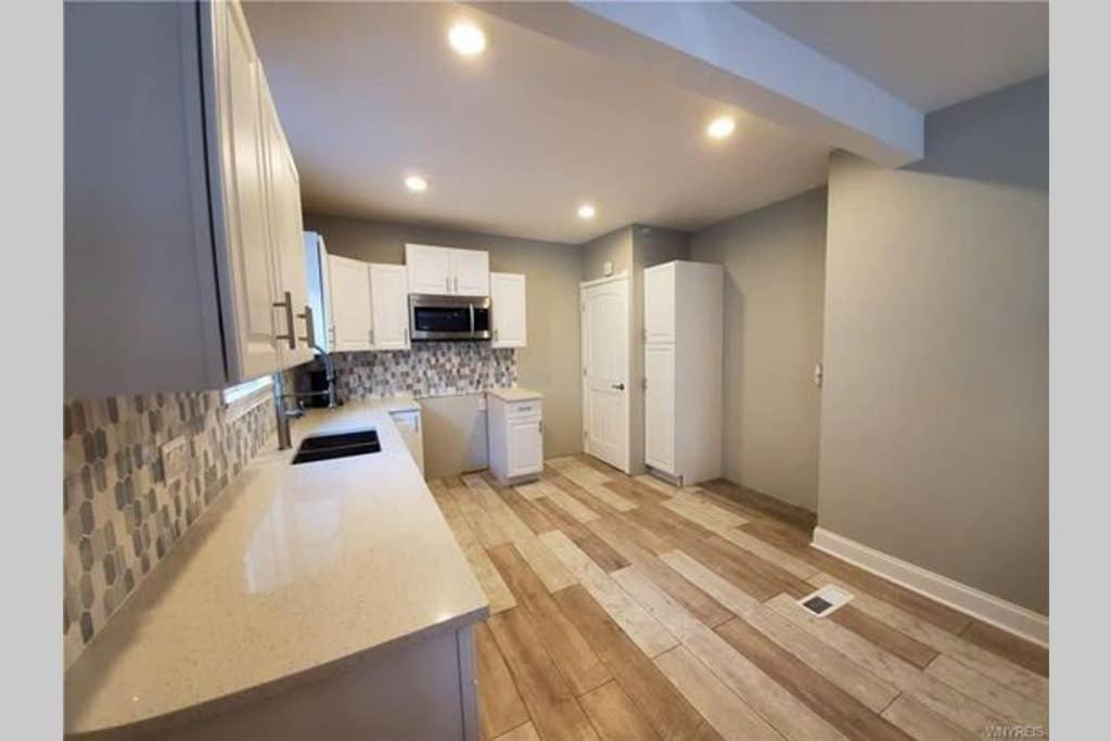 Luxury Private Home In The Heart Of Ниагарски водопад Екстериор снимка
